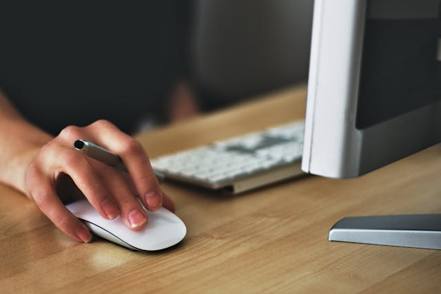 Services 11 pexels vojtech okenka 127162 392018